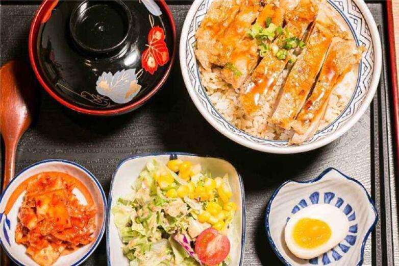 九州町精致丼饭